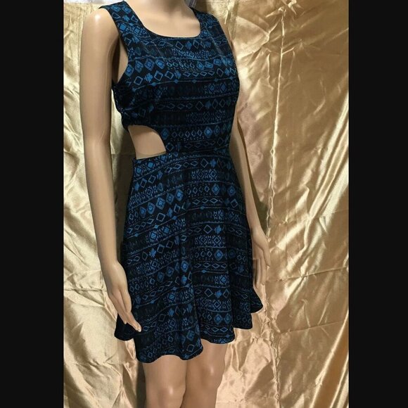 Forever 21 Mini Dress M Side Cut Out Tribal Print Blue Black Geometric Summer - Picture 3 of 6